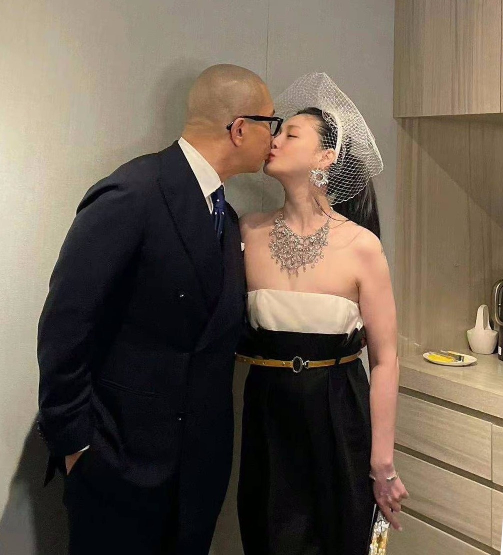 Tu Hy Vien duoc san don anh 9