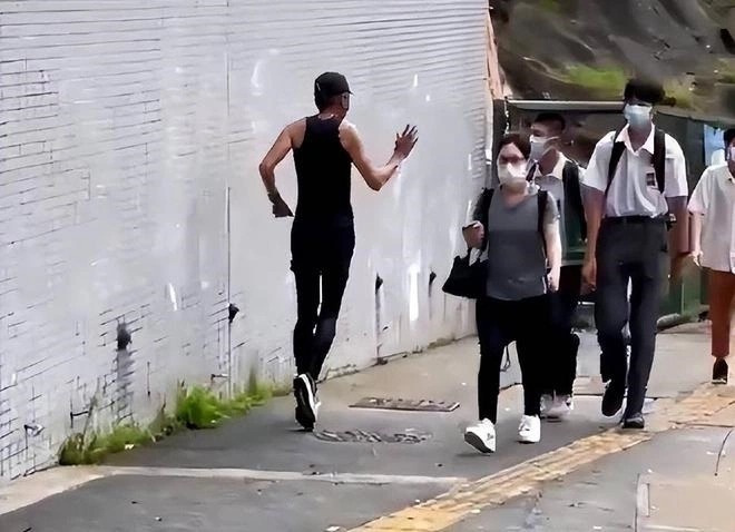 Chau Nhuan Phat tuoi 67 anh 3