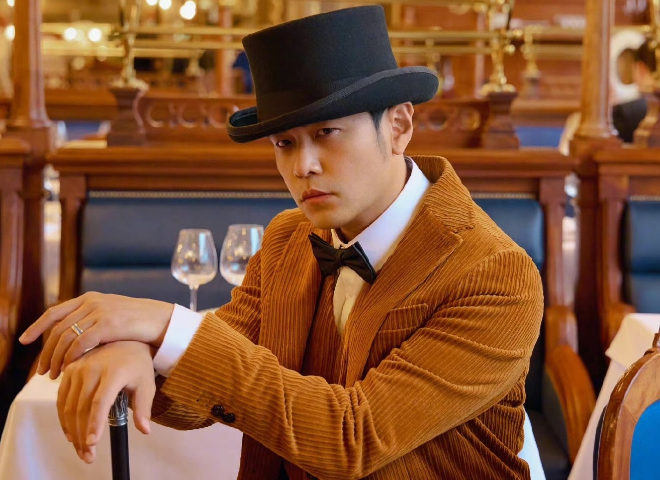 Dang cap Chau Kiet Luan hinh anh