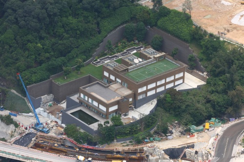 Dinh thu 140 trieu USD cua Lam Thanh Ha boc chay hinh anh