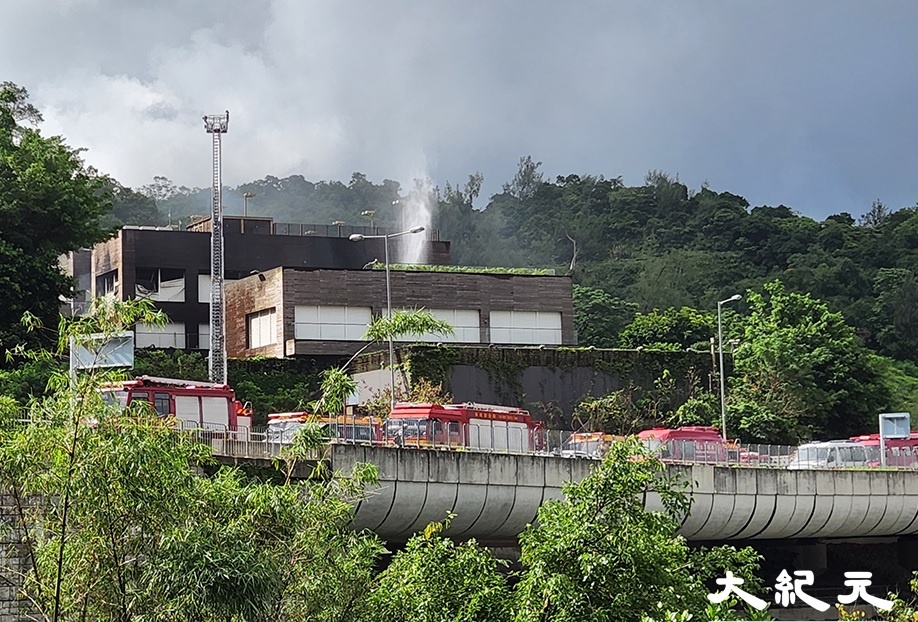 Dinh thự Lâm Thanh Hà bị cháy ảnh 2 Dinh thu Lam Thanh Ha bi chay anh 2