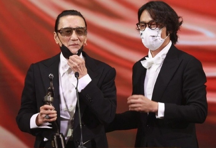 Cha Ta Dinh Phong len ngoi Anh de o tuoi 86 hinh anh