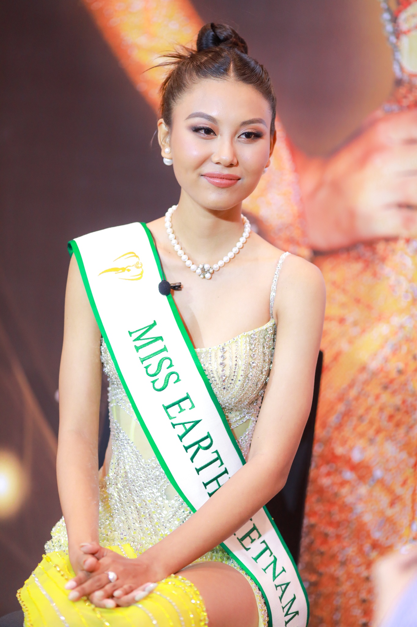 Hoa hau cac Dan toc anh 3