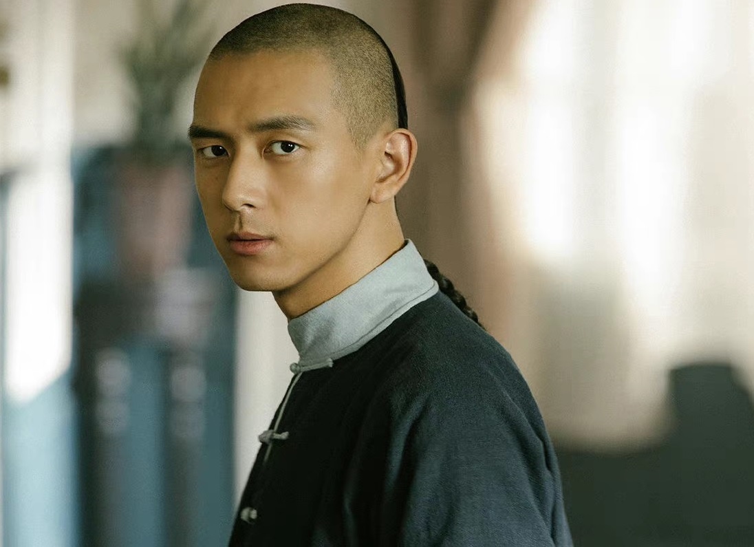 Phim cua Ly Hien bi dung chieu va go bo hinh anh