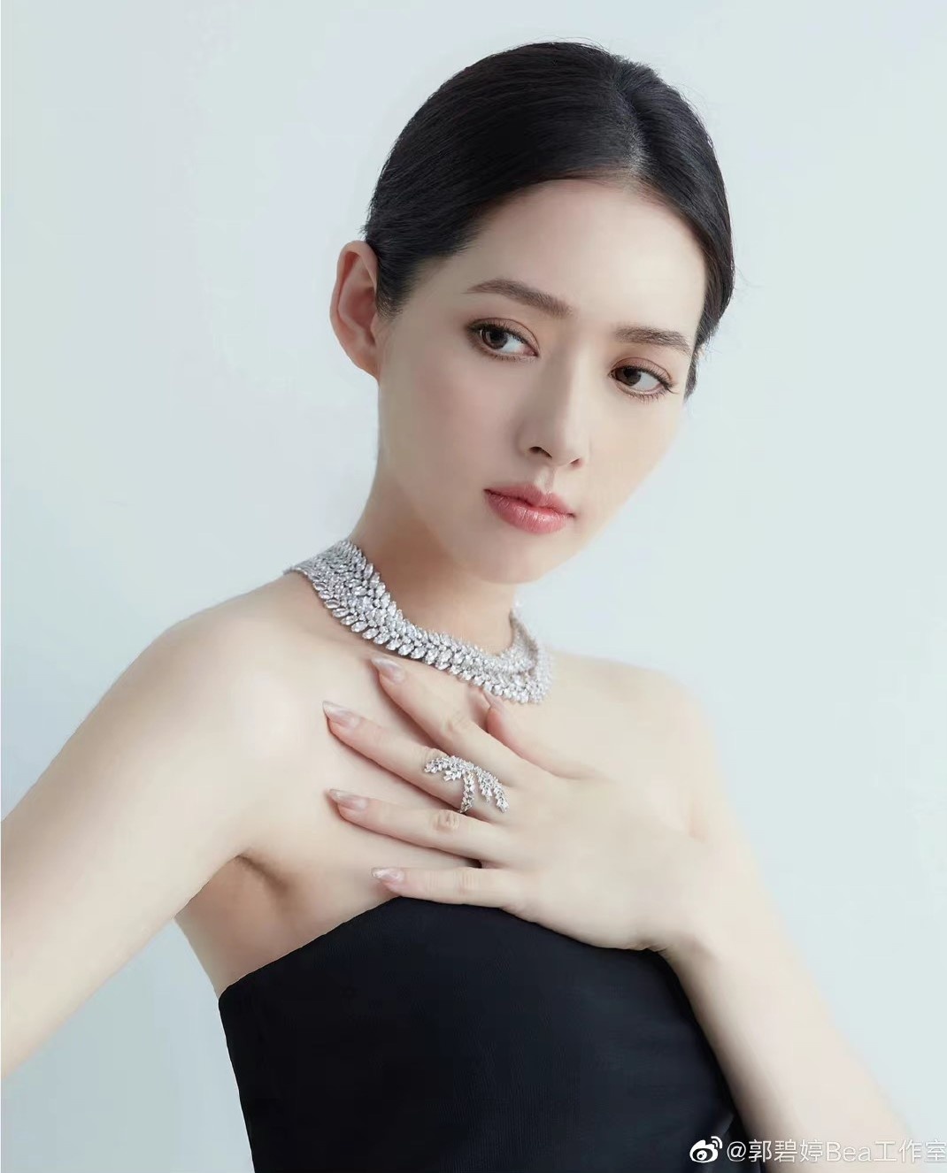 Bi kich hon nhan cua Quach Bich Dinh anh 2