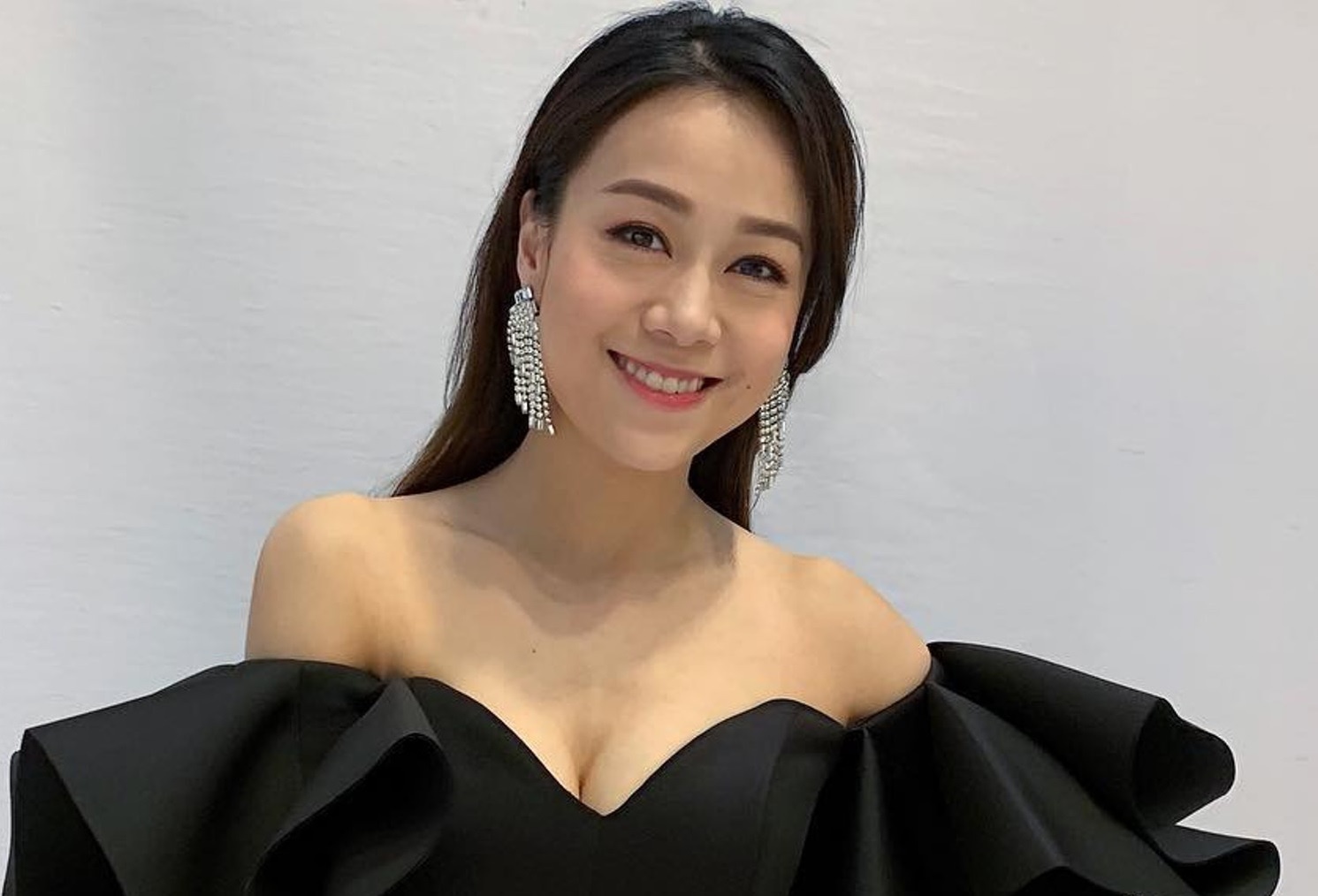 A hau Hoang Tam Dinh sau 3 nam bi duoi khoi showbiz hinh anh