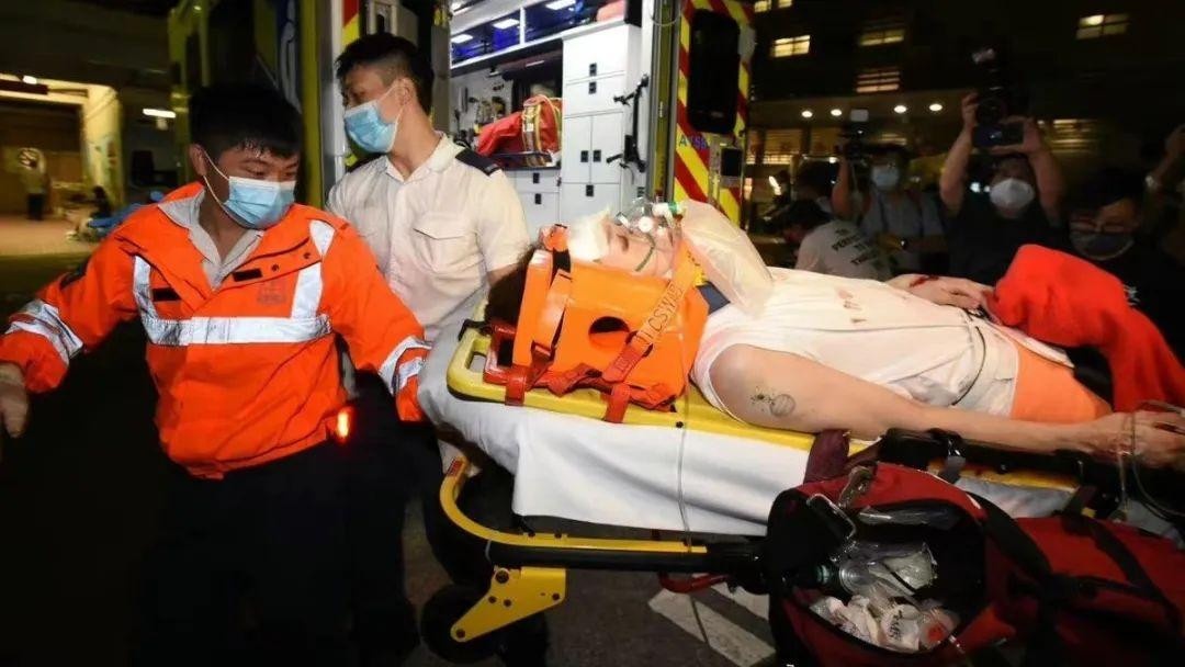 Vu cong 27 tuoi gap su co san khau anh 4