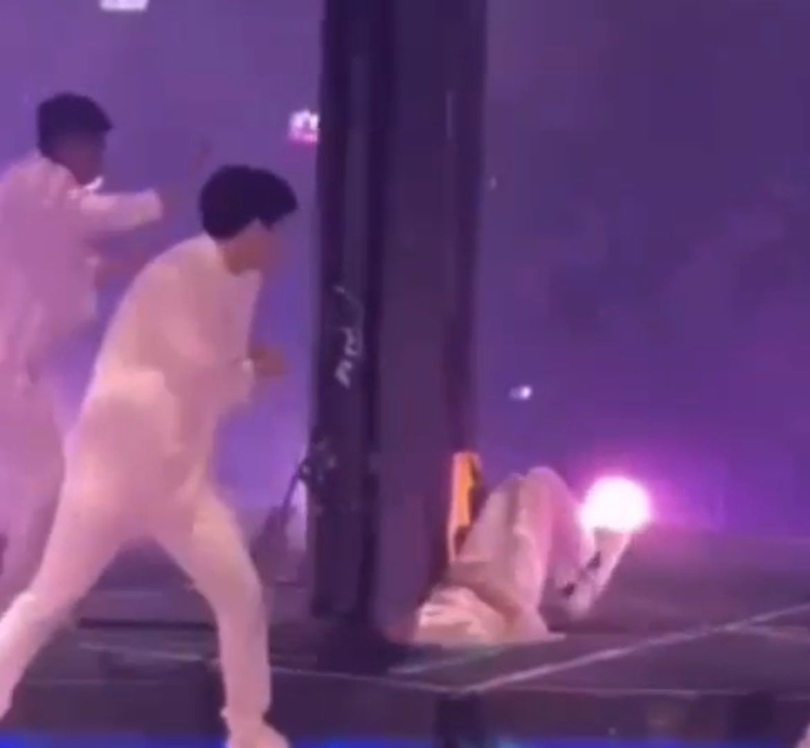 Vu cong 27 tuoi gap su co san khau anh 3