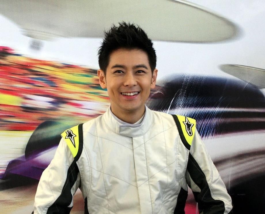 Lam Chi Dinh gap tai nan xe hoi anh 1