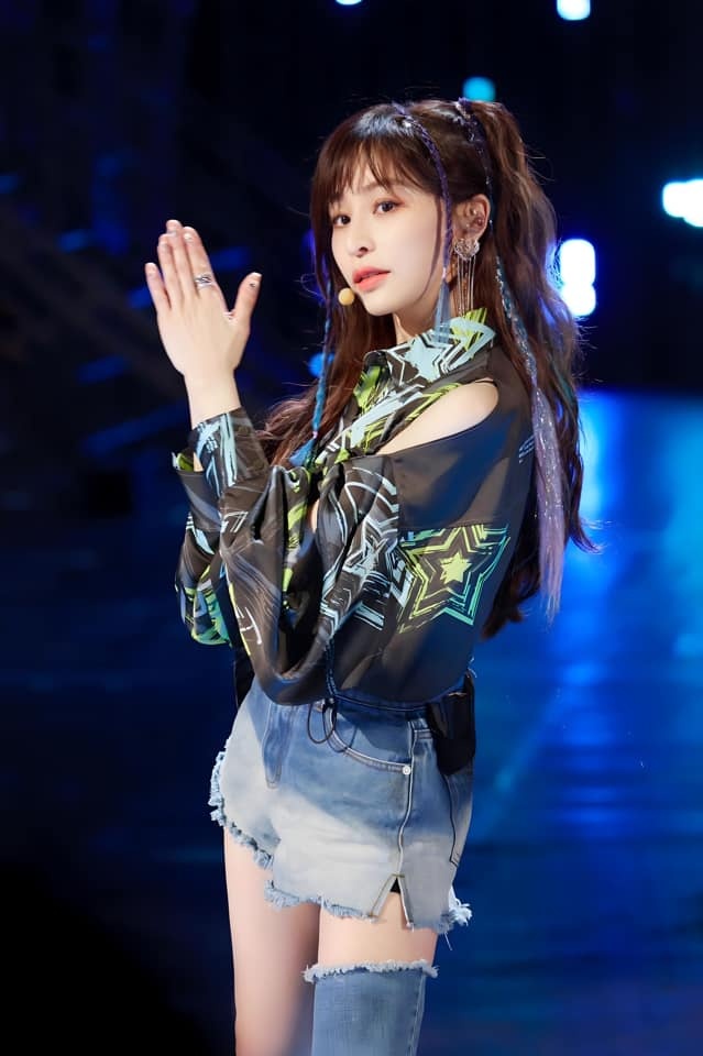 Nhóm nhạc chị đại mới của showbiz ảnh 2 Nhom nhac chi dai moi cua showbiz anh 2