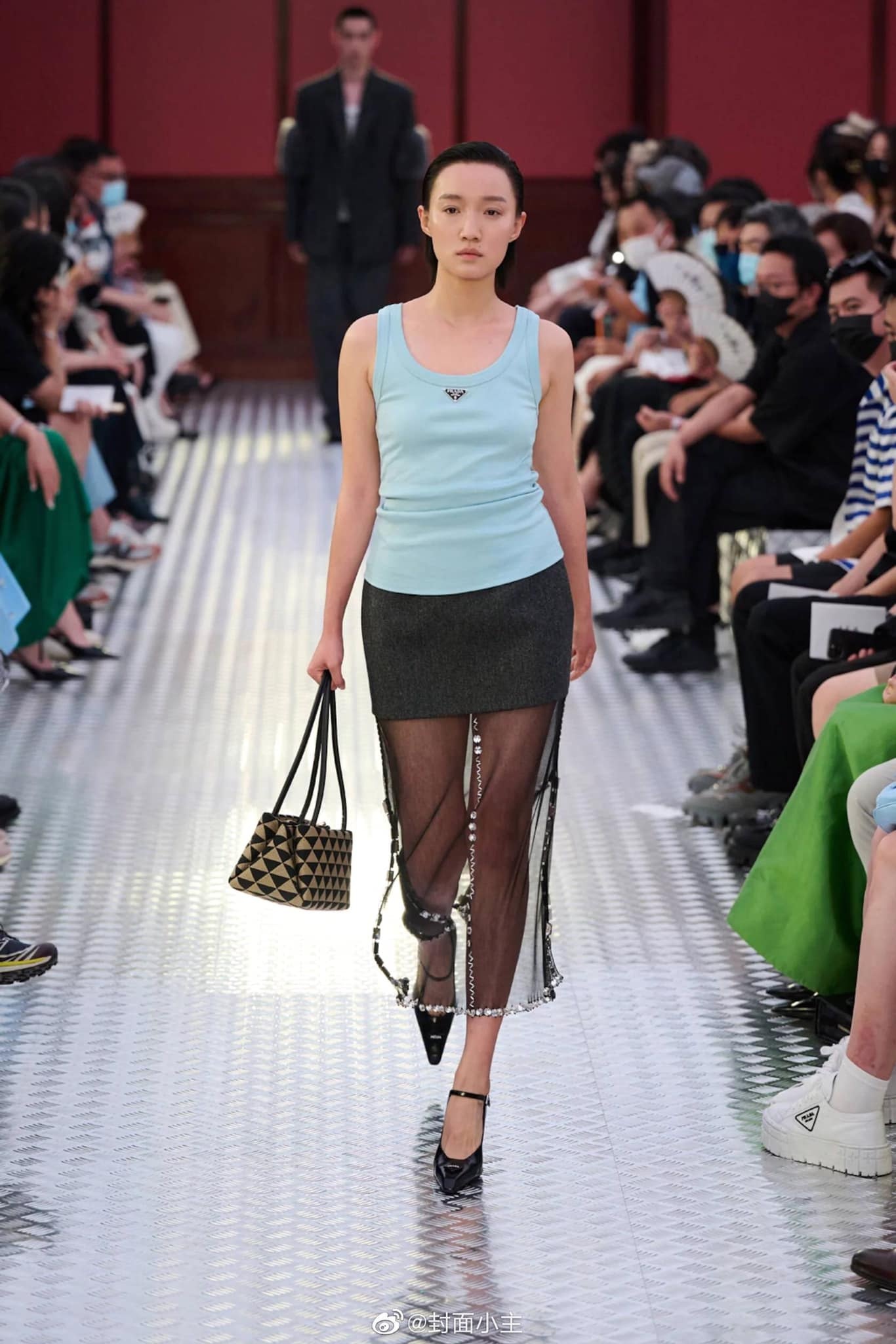 Sao Trung sai buoc tren san catwalk anh 6