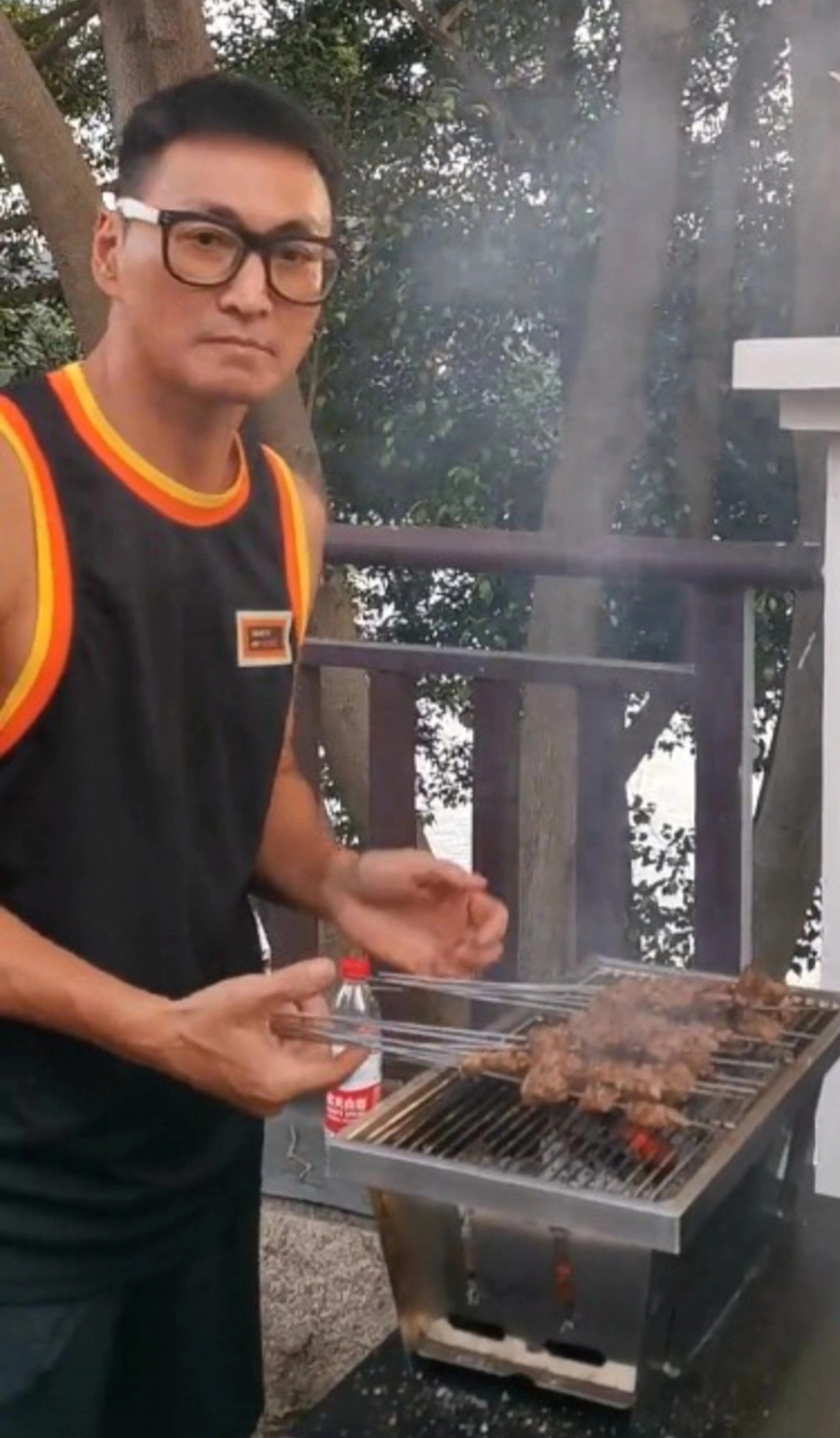 Ha Gia Kinh ban hang rong anh 1