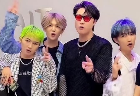 Cai ket cho nhom nhac Trung Quoc dao nhai nguoi noi tieng hinh anh