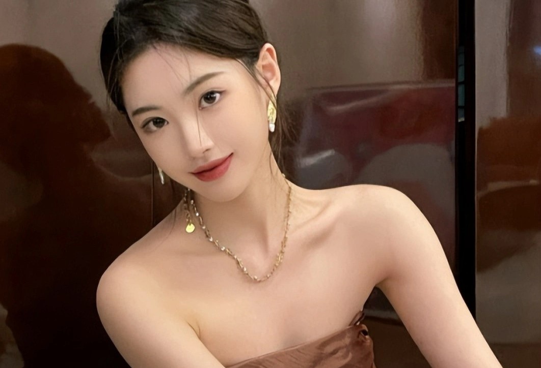 Nguoi mau Trung Quoc hoen o hinh anh vi mac phan cam hinh anh