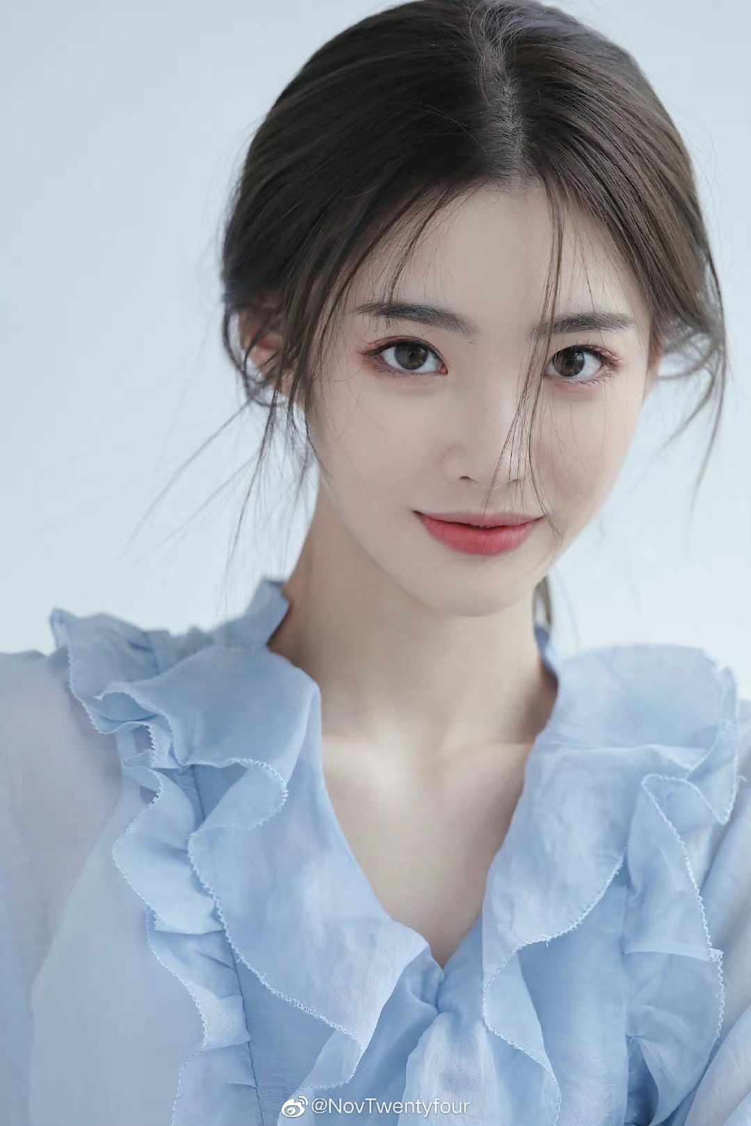 Nguoi mau Trung tai tieng anh 8