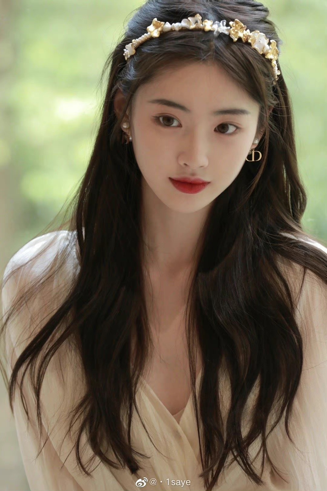 Nguoi mau Trung tai tieng anh 9