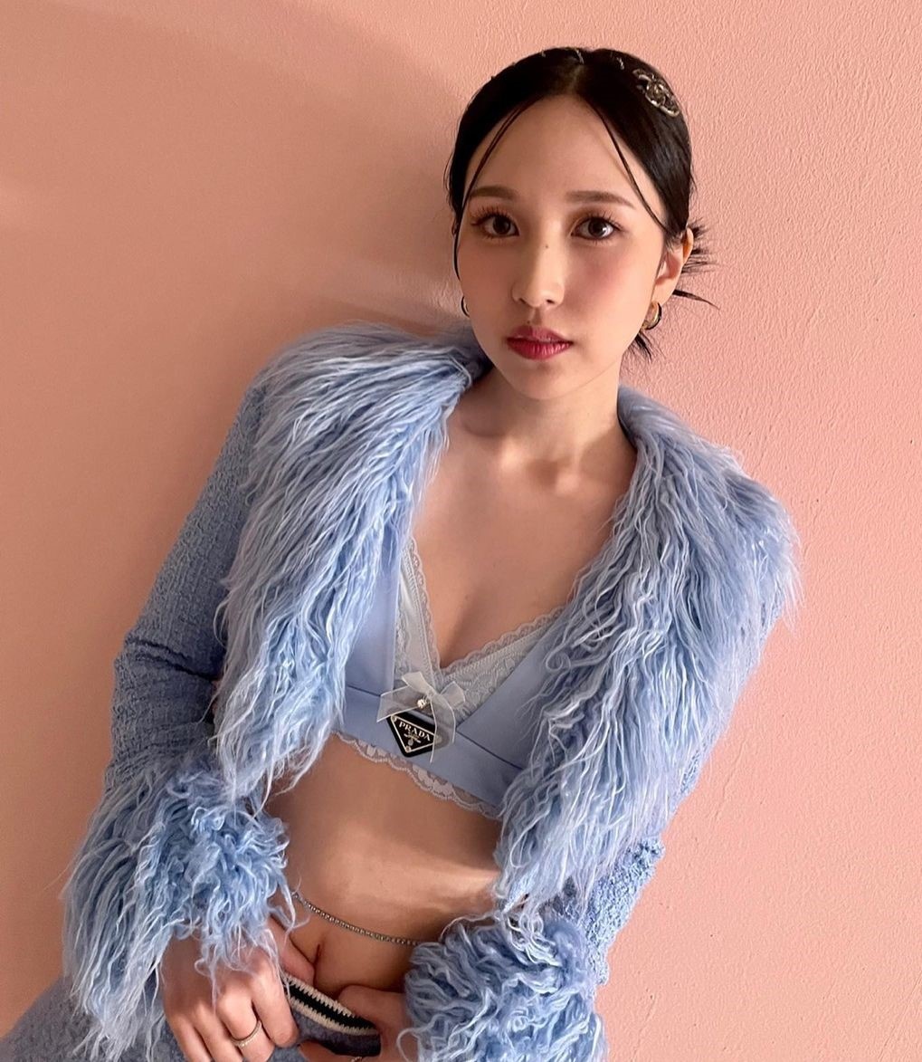 Twice gay tranh cai anh 3