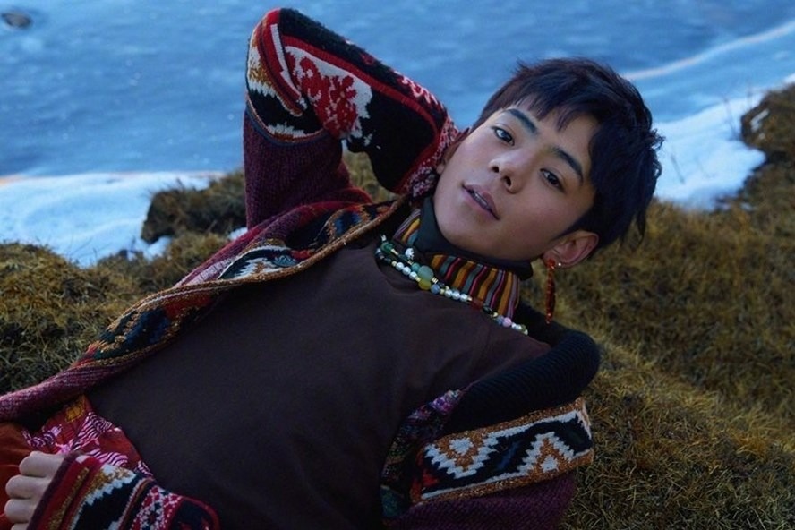 Mat trai hao quang cua chang chan bo gia nhap showbiz hinh anh