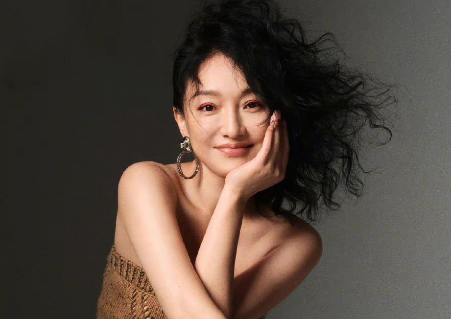 Chau Tan ngam xac nhan yeu nam ca si kem 13 tuoi hinh anh