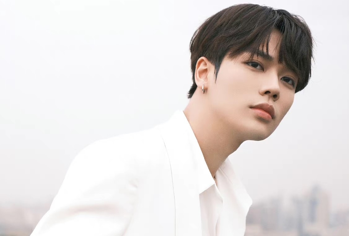 50 trieu nguoi xem livestream boc phot nam ca si Trung Quoc hinh anh