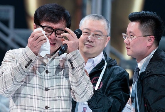 Thanh Long va cac nghe si Trung Quoc lao dao vi nghien co bac hinh anh