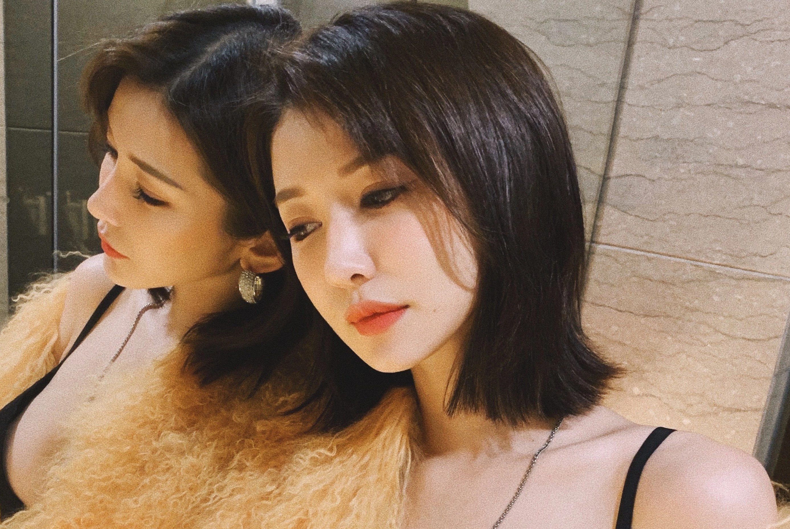 Hot girl Blase Loan Loan bi cam cua tren mang xa hoi hinh anh