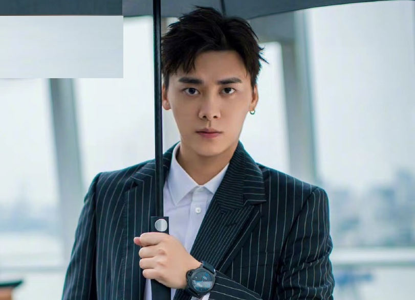 Ly Dich Phong bi xoa so tren mang xa hoi hinh anh