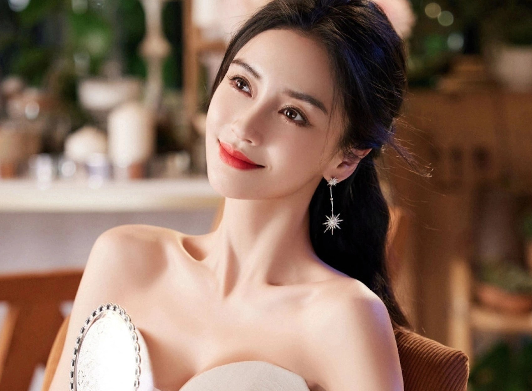 Angelababy hung chi trich vi tam anh hut thuoc la hinh anh