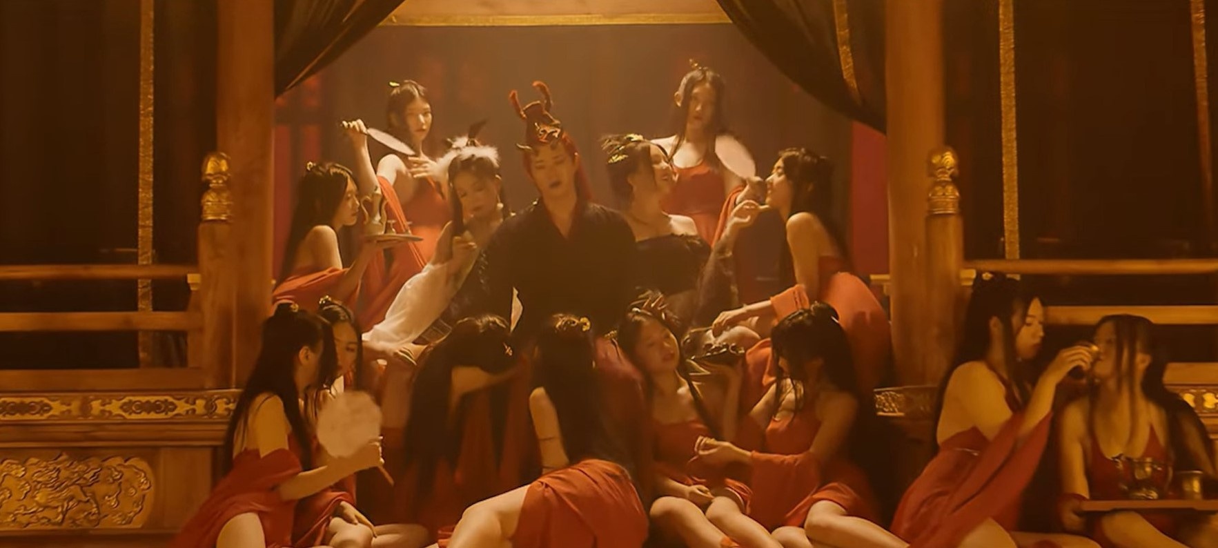 Tan hoa bi chi trich anh 2