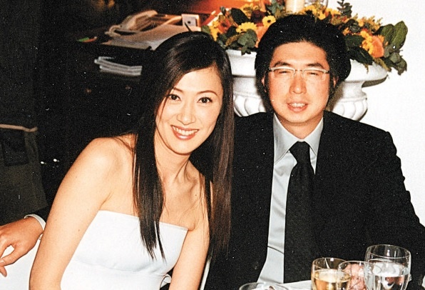 A hau Hong Kong bi chong dai gia ep ly hon hinh anh