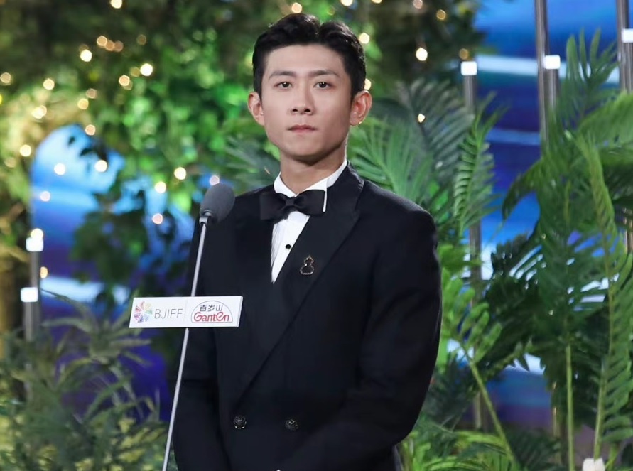 Trương Nhất Sơn trượt dài ảnh 3 Truong Nhat Son truot dai anh 3