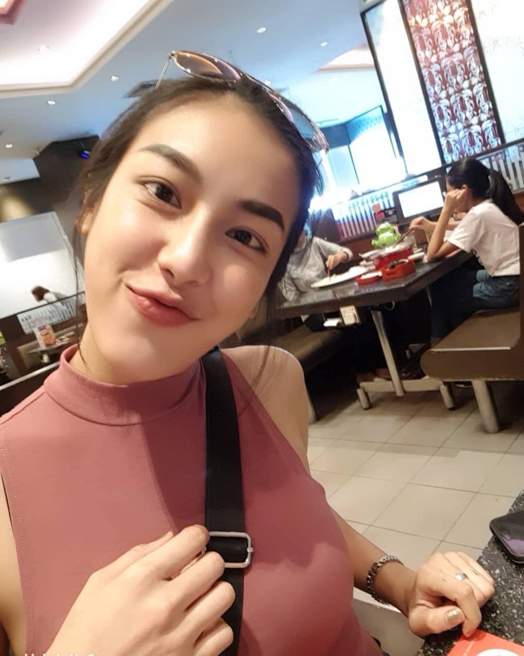 Sureerat Manasiriamon qua doi anh 2