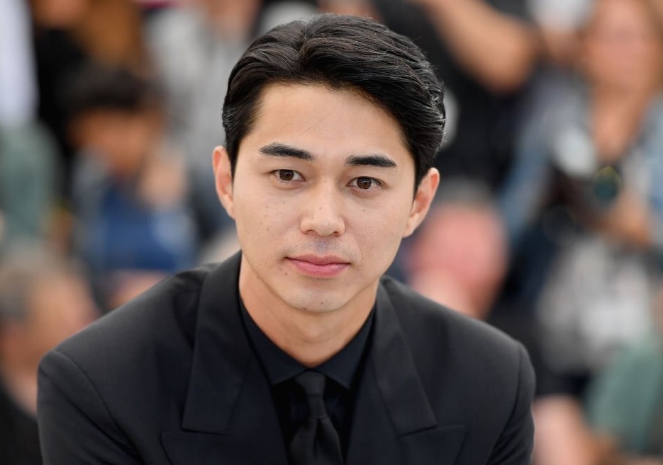 Tai tu Nhat Ban sau khi mat tat ca vi ngoai tinh voi Erika Karata hinh anh