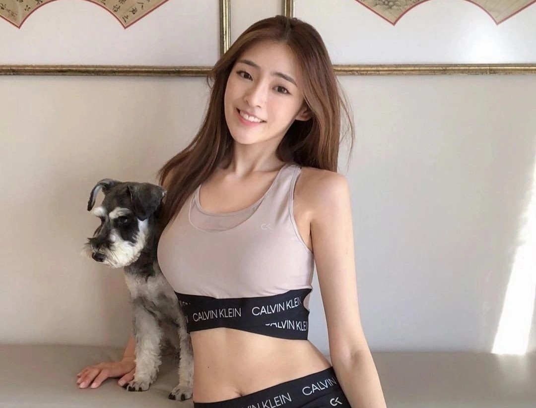 A hau Hong Kong tro lai sau be boi tinh ai voi 7 nguoi hinh anh