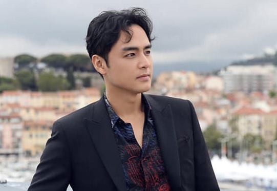 'Hoang tu ech' Minh Dao song chat vat sau be boi lien tiep hinh anh