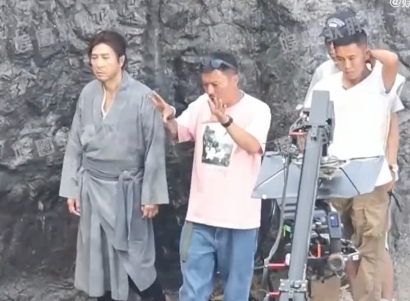 Chan Tu Dan bi che anh 1