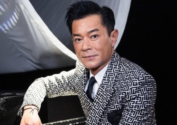 Co Thien Lac bi cha me giuc cuoi hinh anh