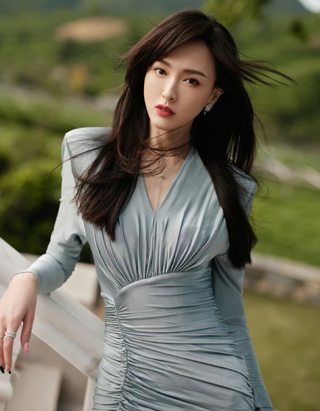 La Tan bi chi trich anh 3