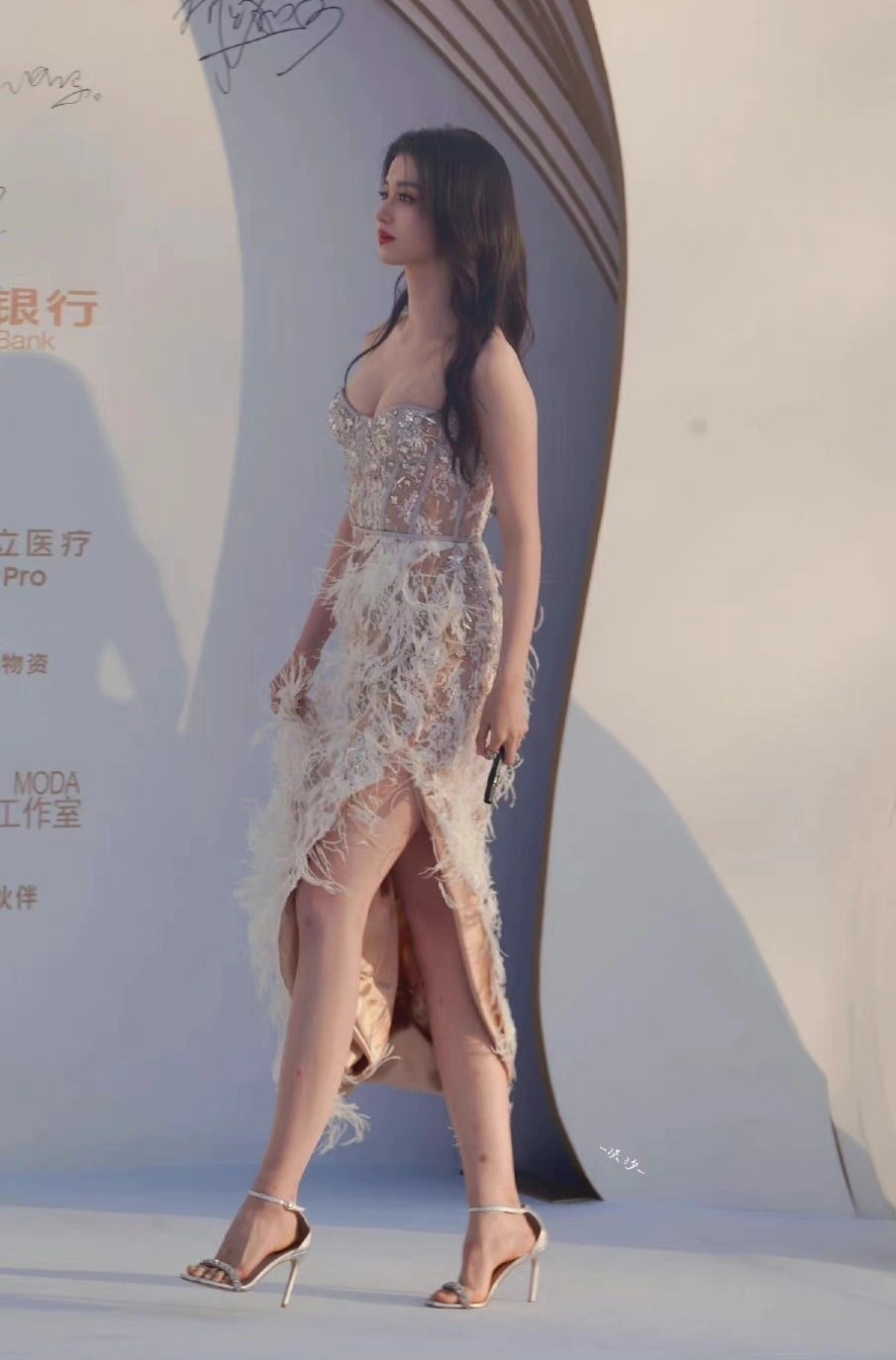 Miet thi ngoai hinh anh 2