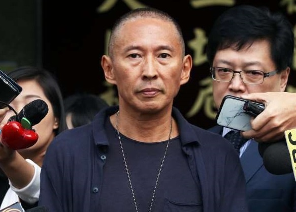 Cuoc song trong tu cua nam dien vien 'Bao Thanh Thien' hinh anh