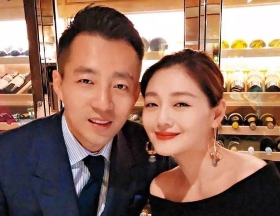 Uong Tieu Phi co dong thai bat ngo voi Tu Hy Vien hinh anh