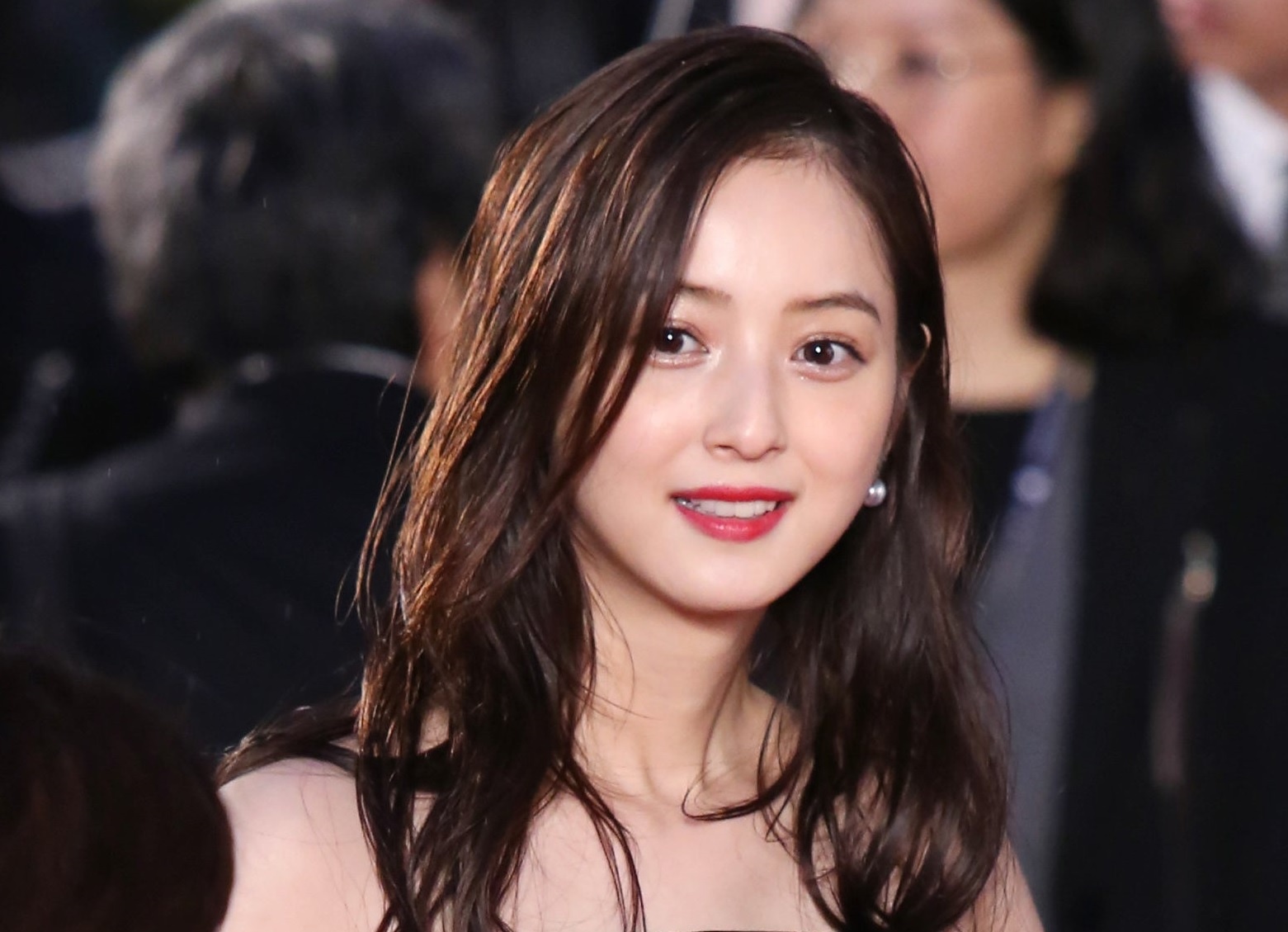 Hon nhan cua Nozomi Sasaki sau vu chong ngoai tinh voi 182 nguoi hinh anh