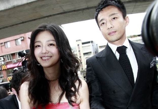 Chia tay doi qua va tro he hau ly hon cua Tu Hy Vien - Uong Tieu Phi hinh anh