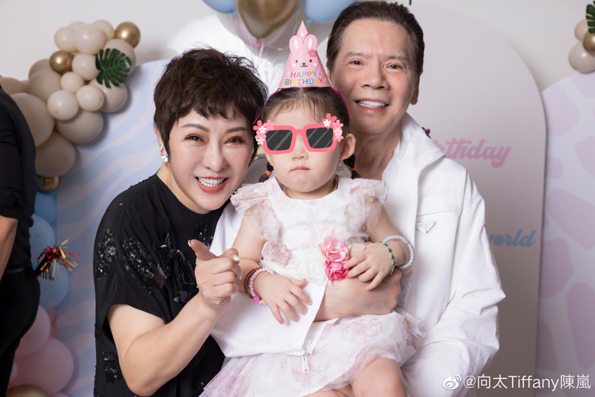 Trum giai tri Hong Kong anh 16