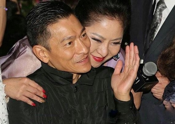 Dang sau vu ca cuoc giua Luu Duc Hoa va ba trum showbiz Hong Kong hinh anh