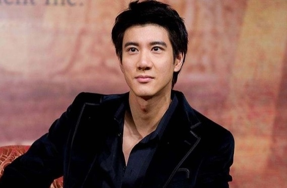 Vuong Luc Hoanh song don doc sau be boi doi tu hinh anh