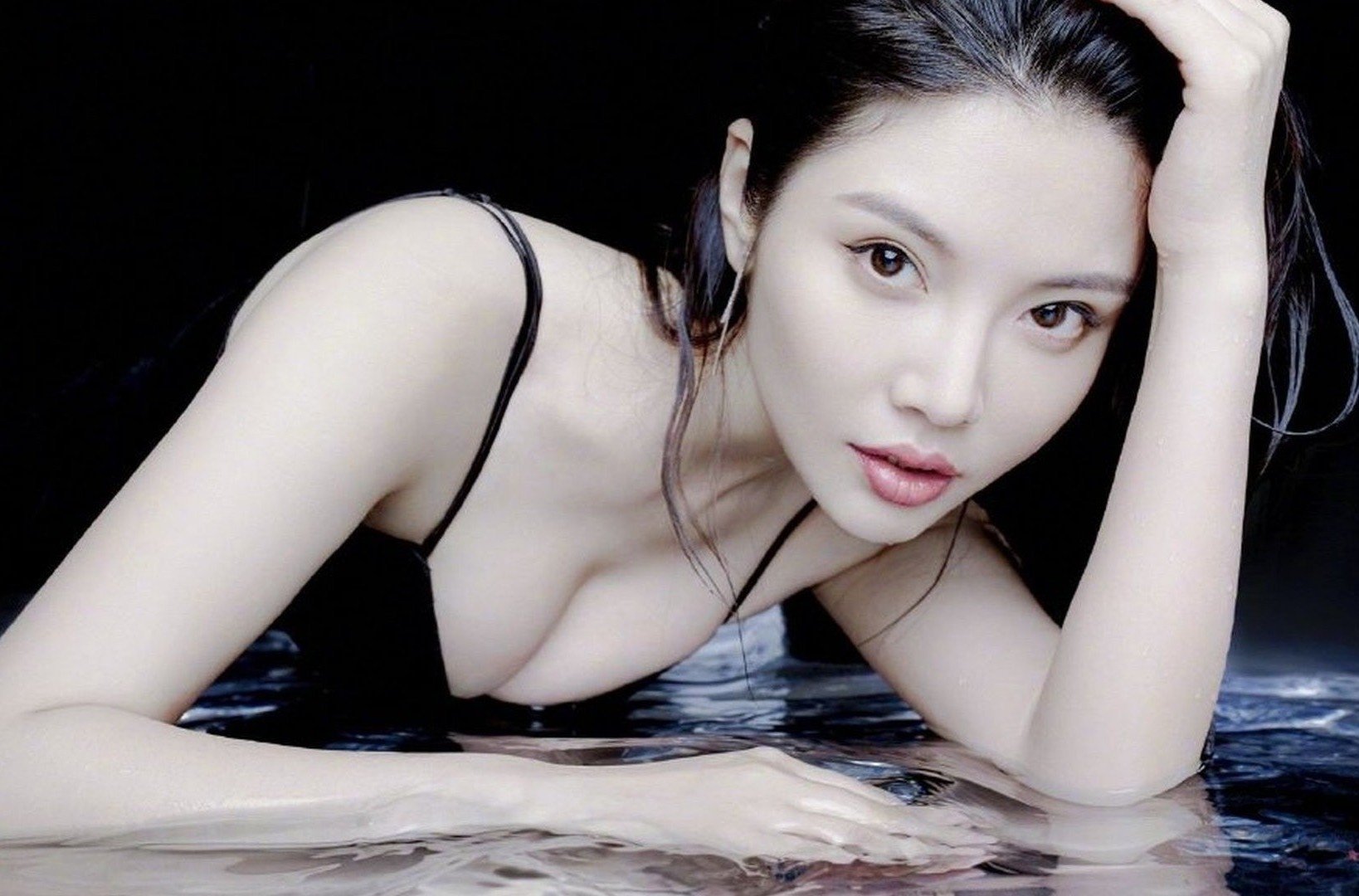 'Tieu Long Nu' tu choi han gan voi ban trai cu hinh anh