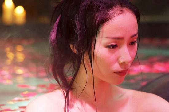 Nguoi dep 'Tu dai danh bo' sau khi trang tay vi be boi hinh anh