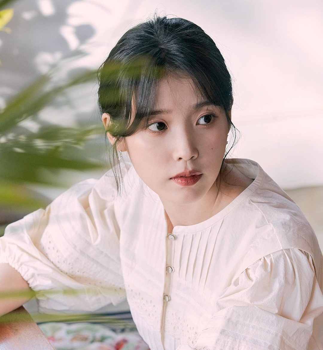 Lee Jong Suk hen ho anh 1