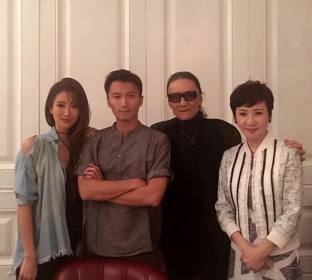 Em gai Ta Dinh Phong anh 3